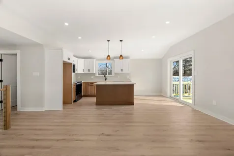 40 Hillside Avenue Derry NH 03038