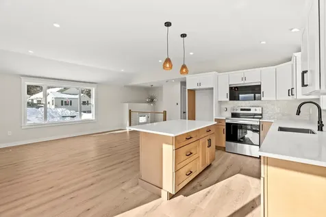 40 Hillside Avenue Derry NH 03038