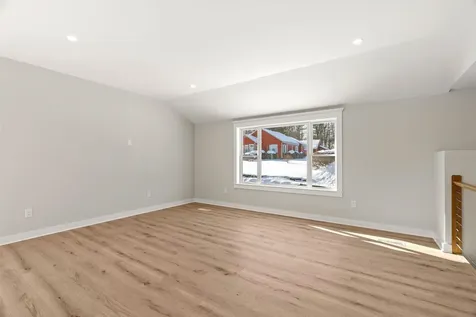 40 Hillside Avenue Derry NH 03038