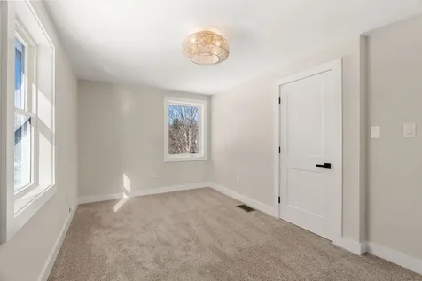 40 Hillside Avenue Derry NH 03038