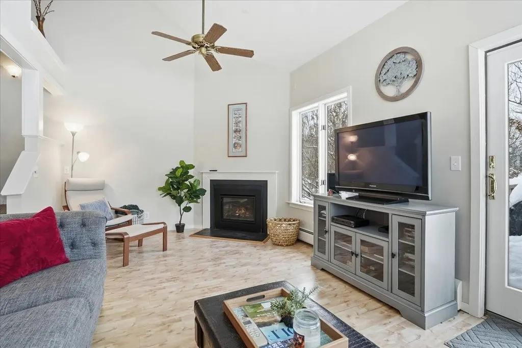 1B N Peak Village Newbury NH 03255