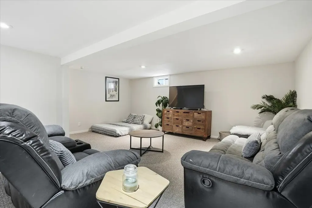 1B N Peak Village Newbury NH 03255