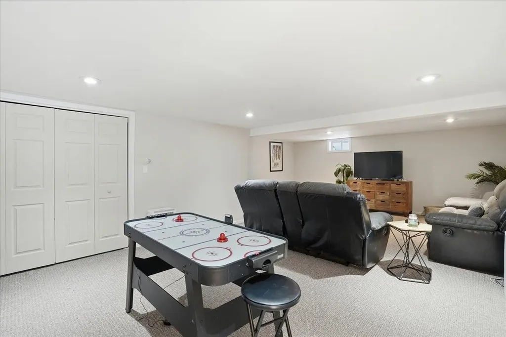 1B N Peak Village Newbury NH 03255