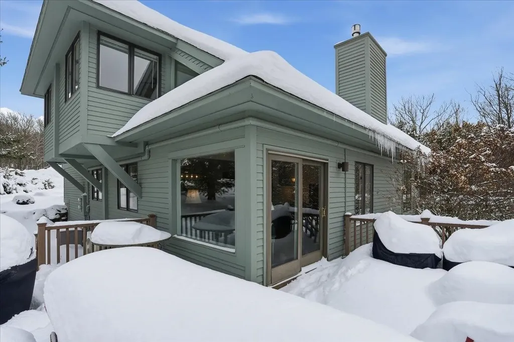 1B N Peak Village Newbury NH 03255