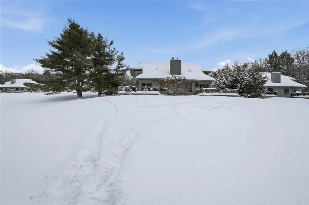 1B N Peak Village Newbury NH 03255