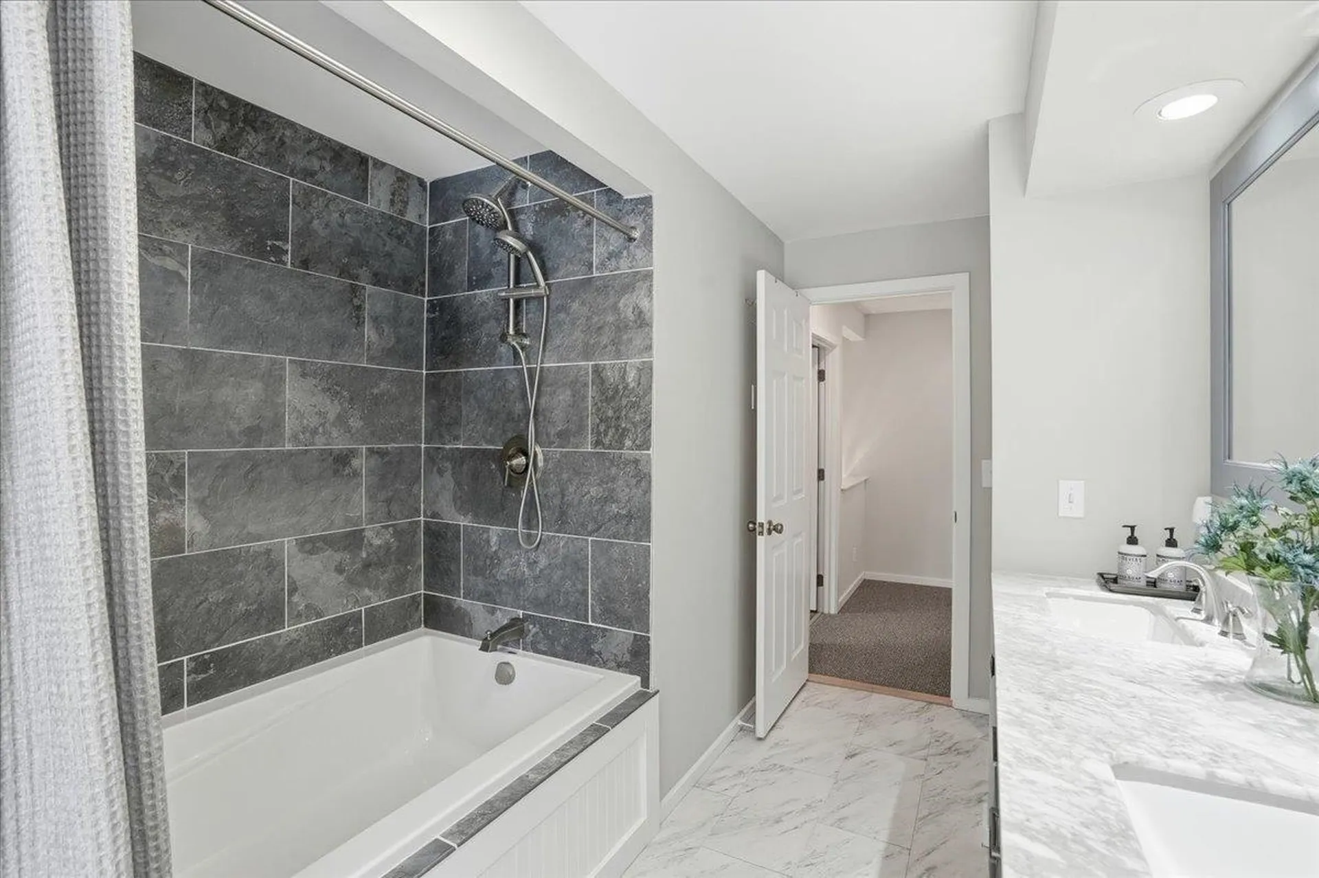 1B N Peak Village Newbury NH 03255