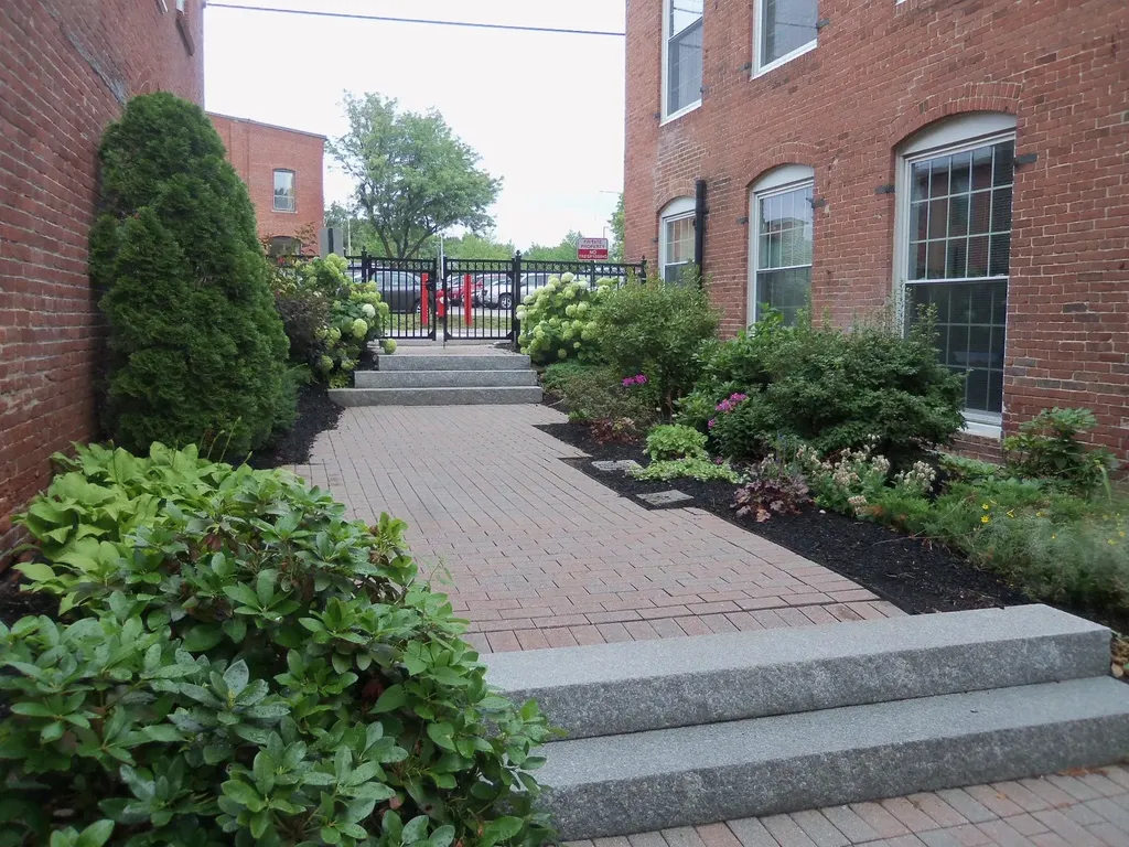 48 Landing Lane Laconia NH 03246