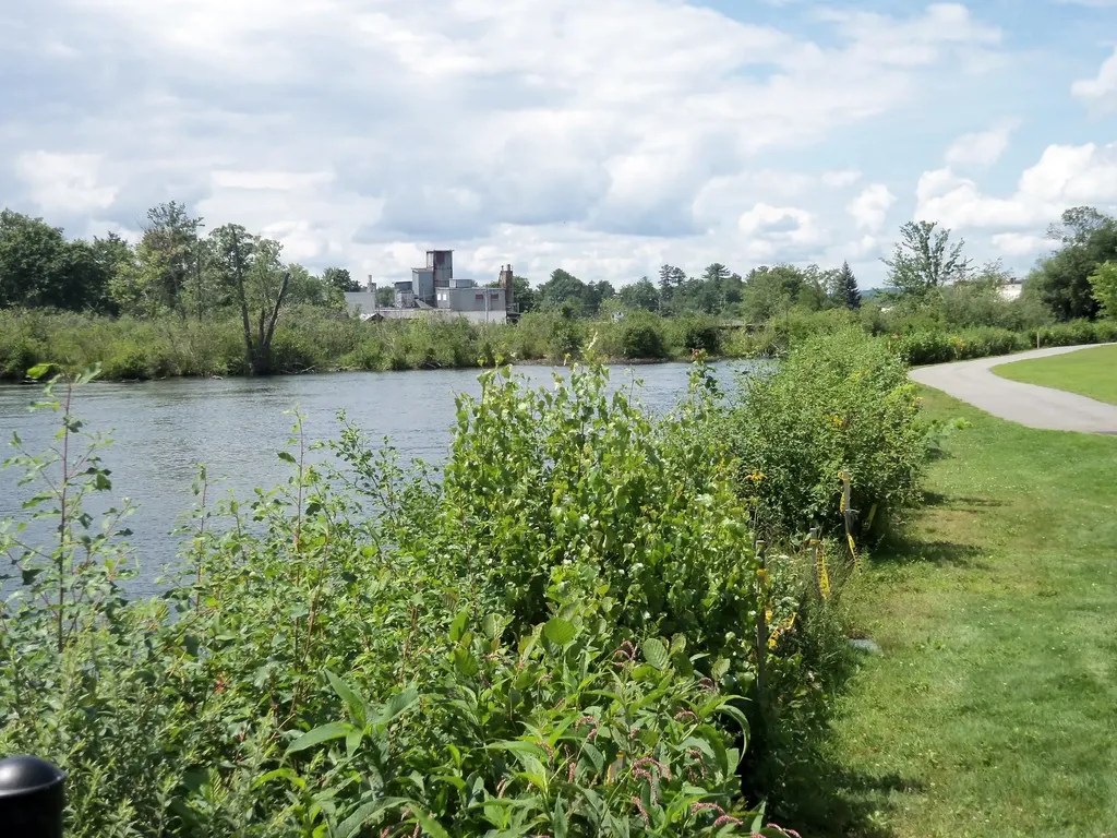 48 Landing Lane Laconia NH 03246