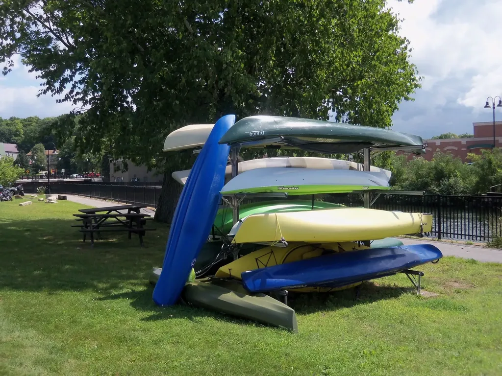 48 Landing Lane Laconia NH 03246