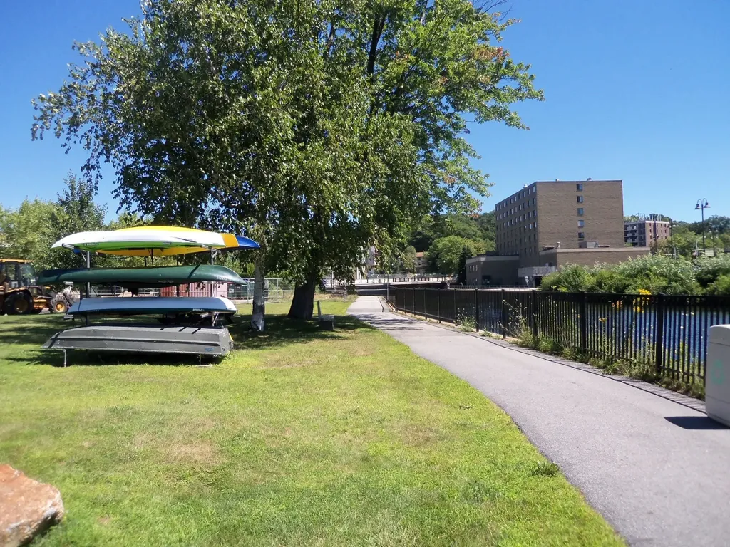 48 Landing Lane Laconia NH 03246