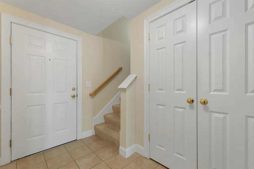 48 Landing Lane Laconia NH 03246