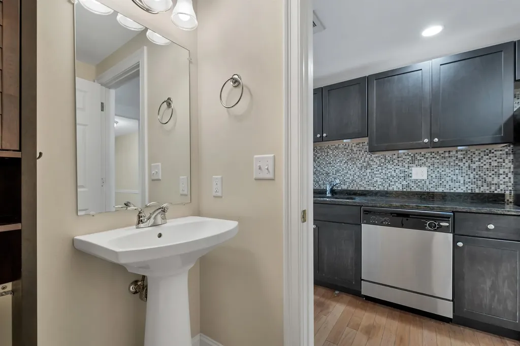 48 Landing Lane Laconia NH 03246