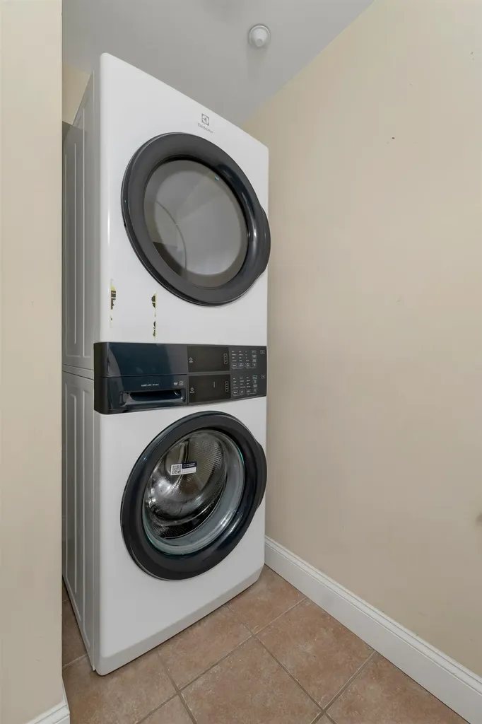 48 Landing Lane Laconia NH 03246