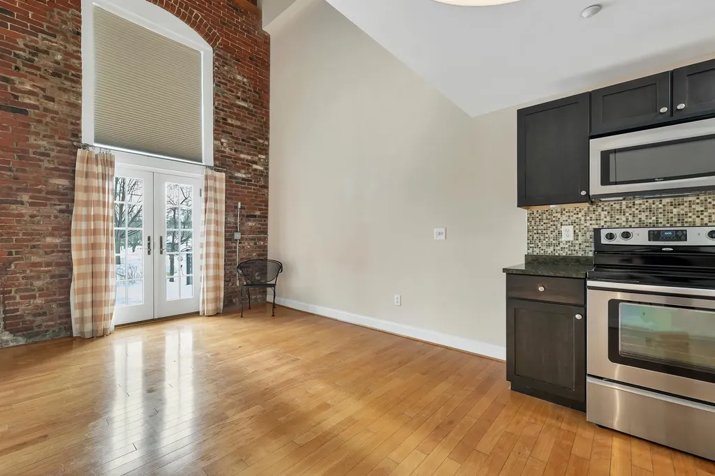 48 Landing Lane Laconia NH 03246