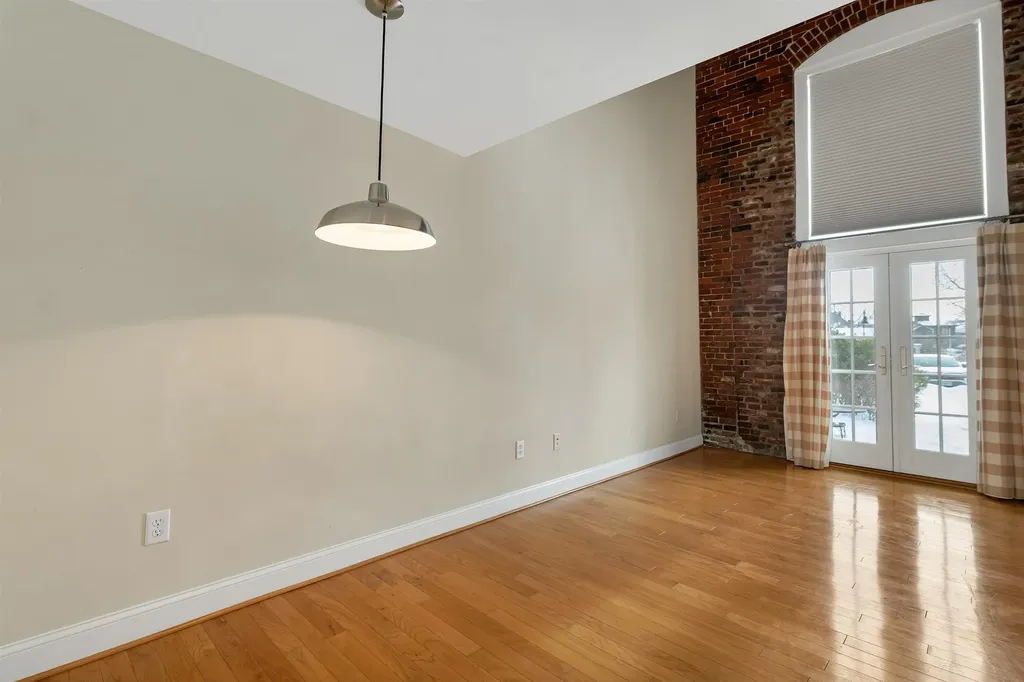 48 Landing Lane Laconia NH 03246