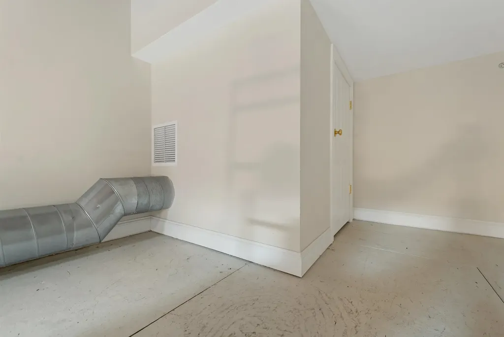 48 Landing Lane Laconia NH 03246