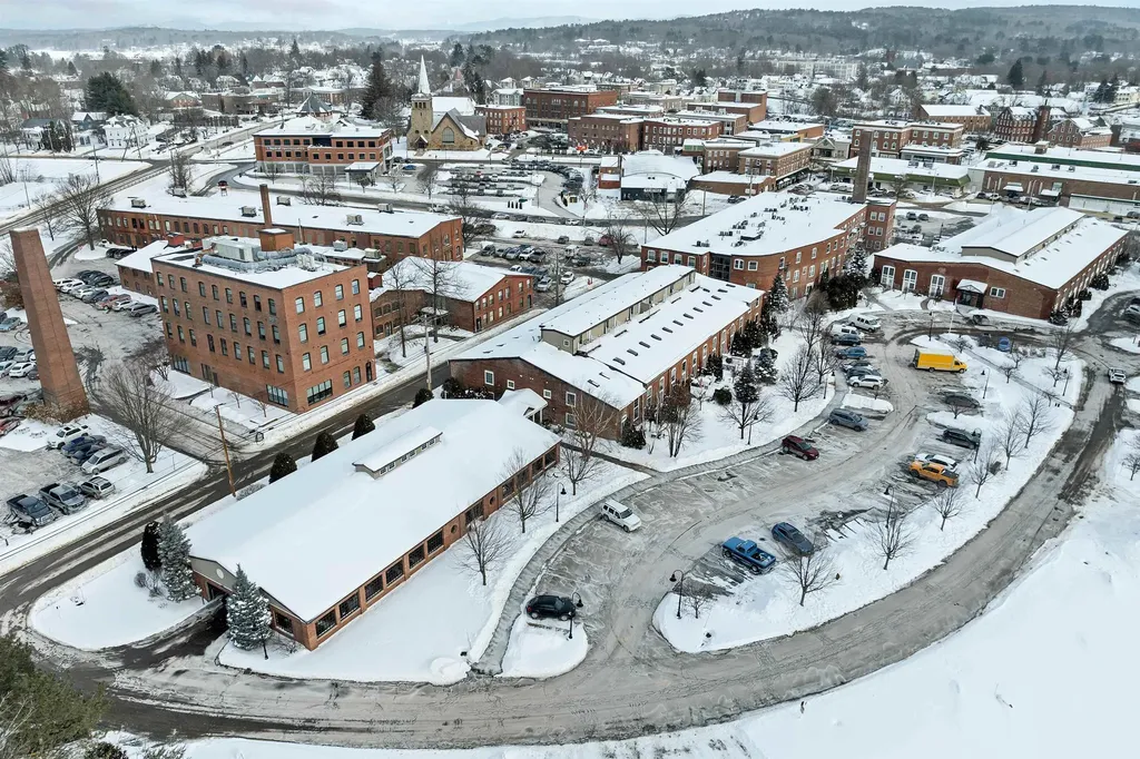 48 Landing Lane Laconia NH 03246