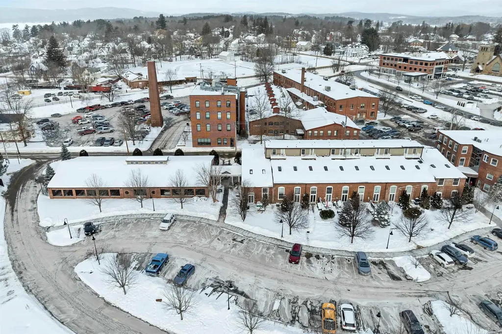 48 Landing Lane Laconia NH 03246