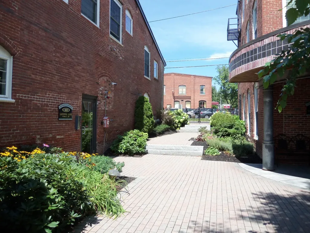 48 Landing Lane Laconia NH 03246