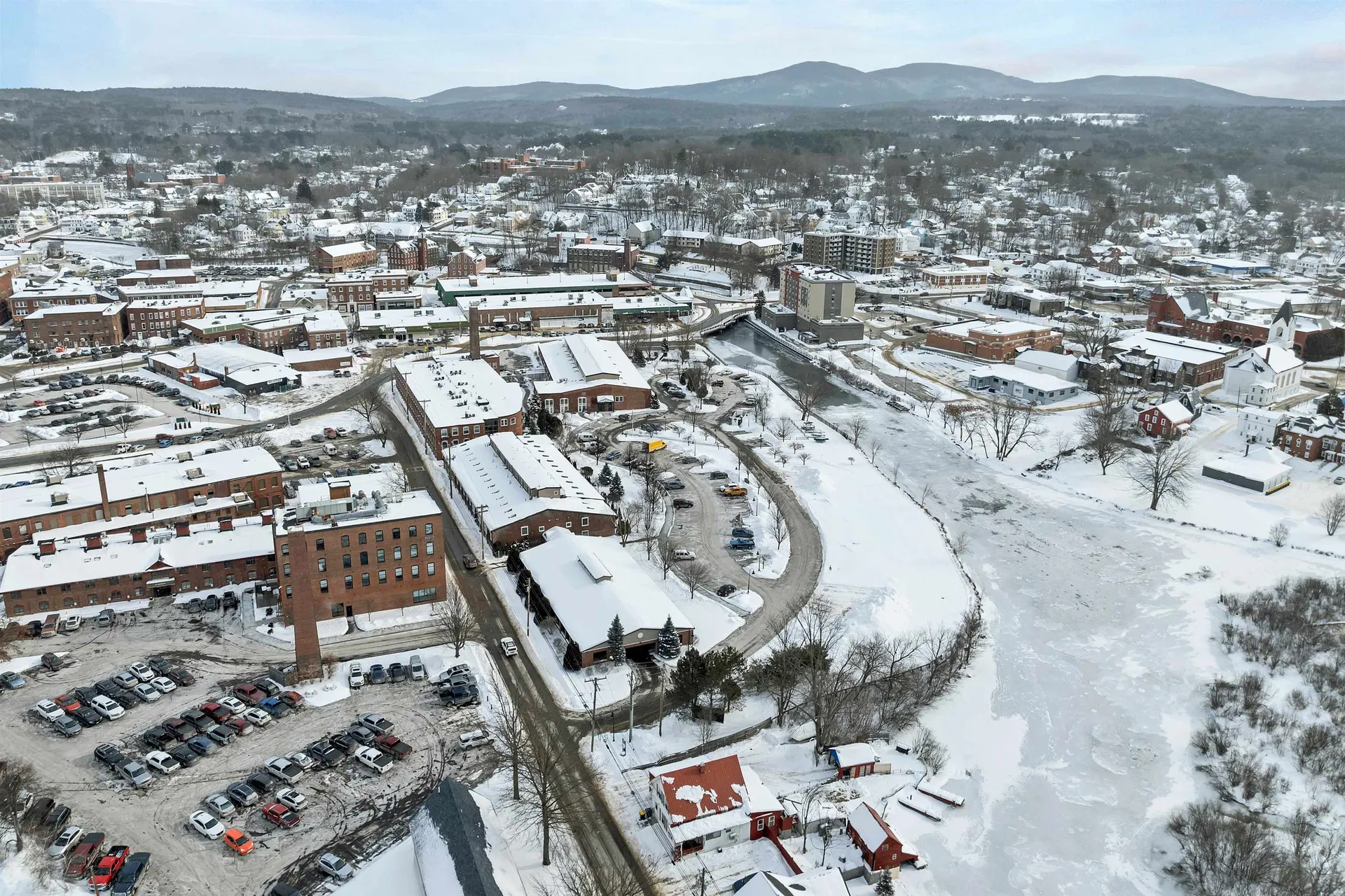 48 Landing Lane Laconia NH 03246