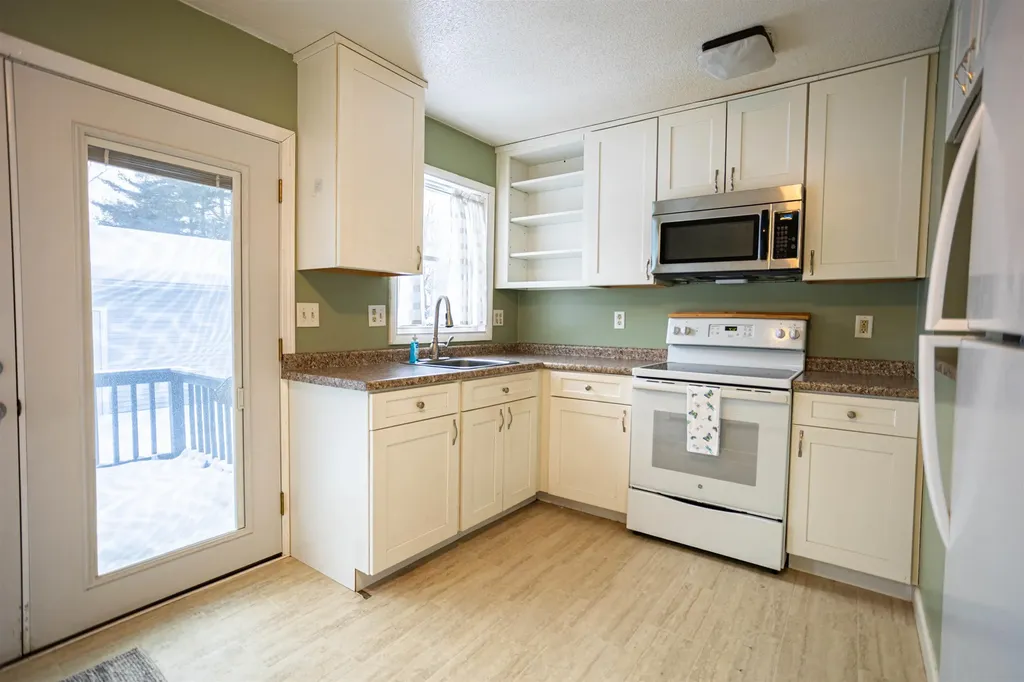 1 Appletree Lane Essex VT 05452