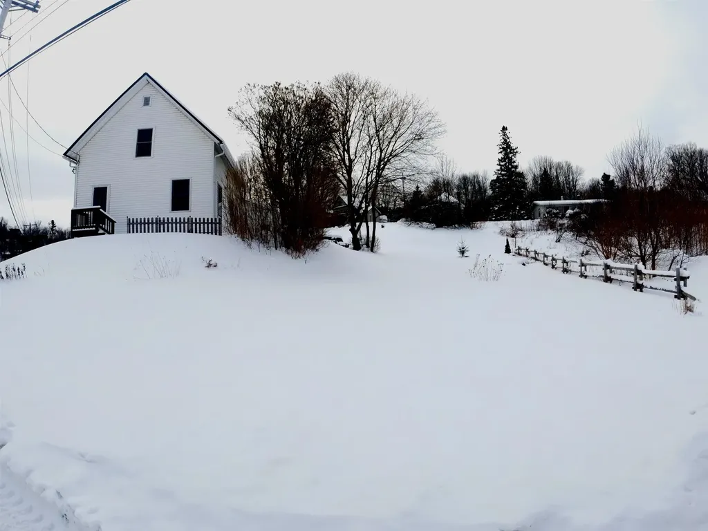 177 Lake Road Newport City VT 05855