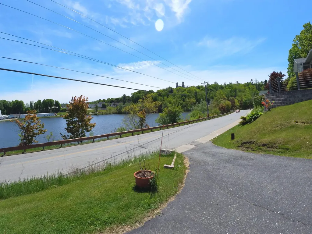 177 Lake Road Newport City VT 05855