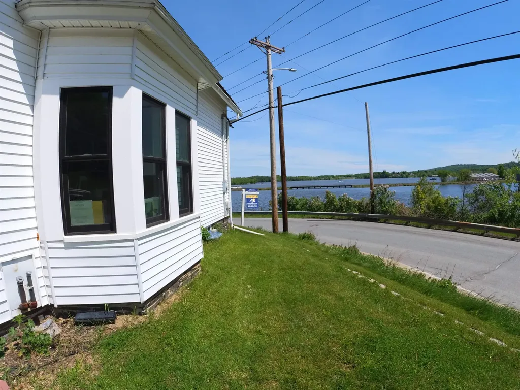 177 Lake Road Newport City VT 05855