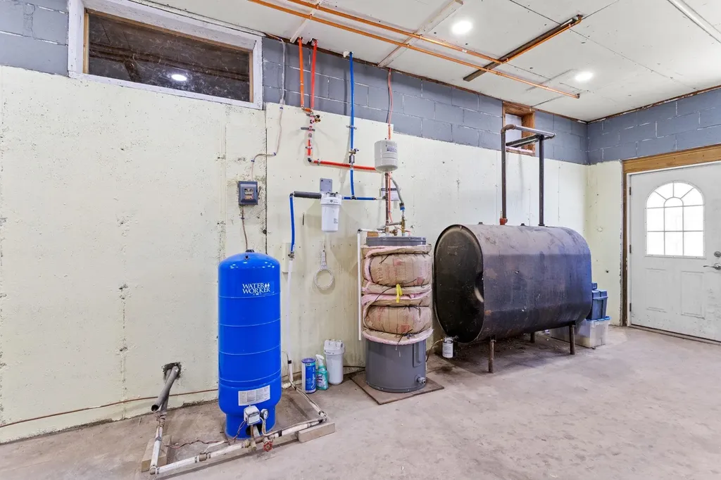 738 Old Hillsboro Road Henniker NH 03244