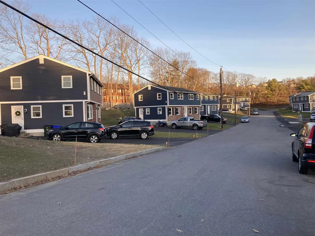 463 Kennard Road Manchester NH 03104