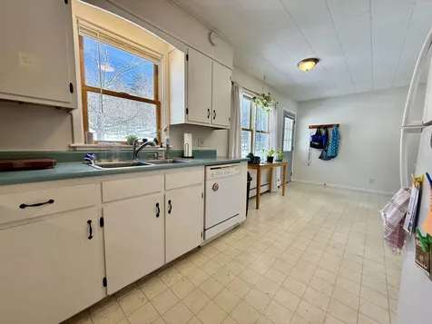 18 Central Street Sunapee NH 03782