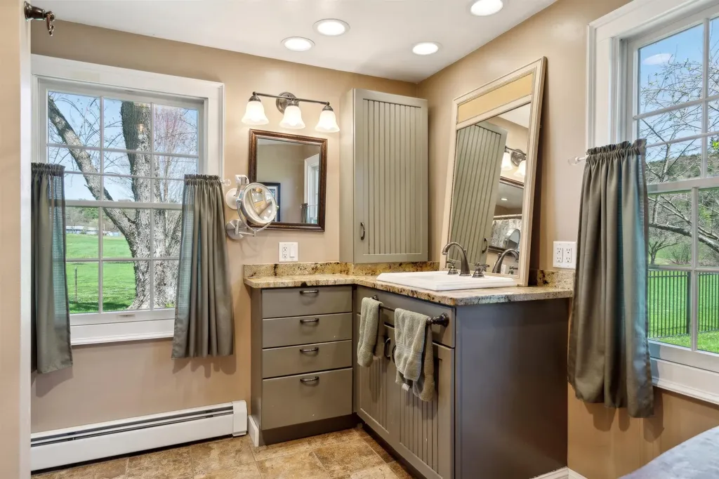 376 Orford Road Lyme NH 03768