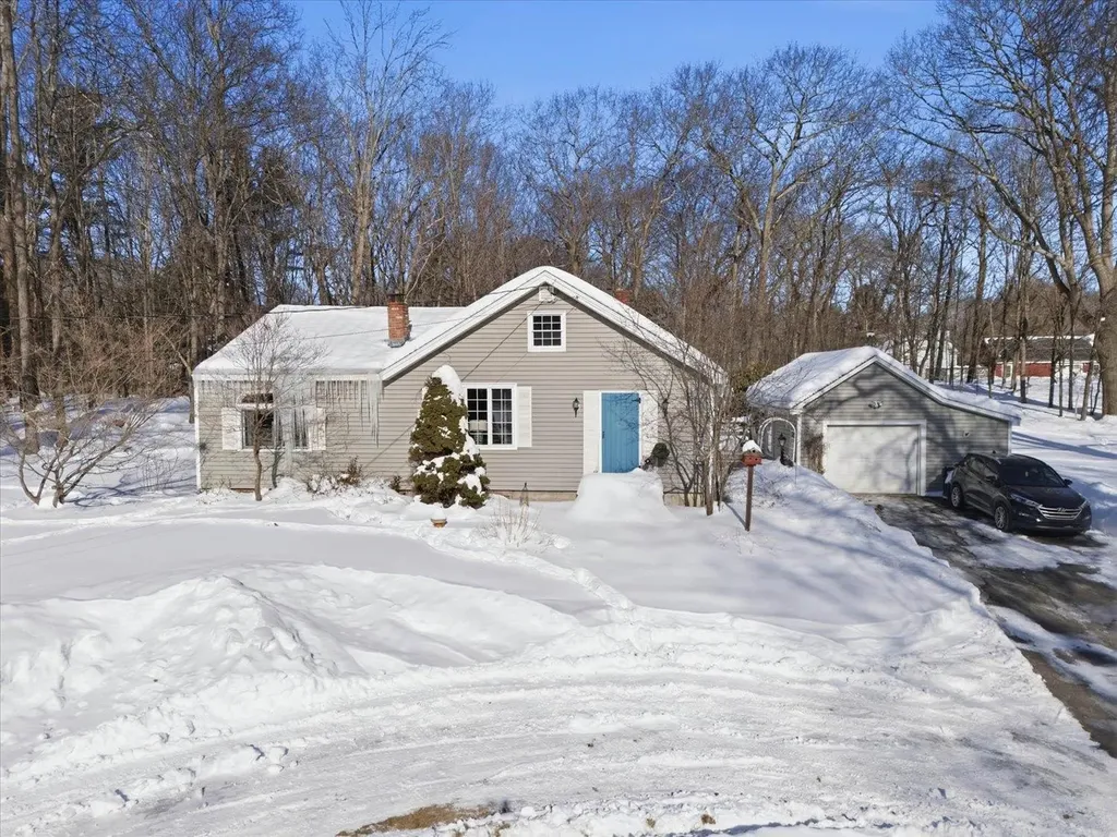 143 Walnut Avenue North Hampton NH 03862