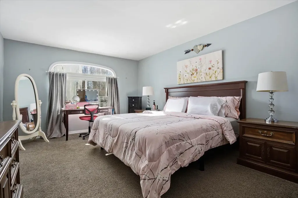 143 Walnut Avenue North Hampton NH 03862