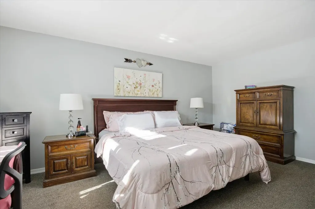 143 Walnut Avenue North Hampton NH 03862