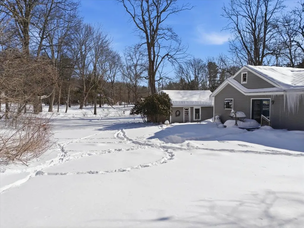 143 Walnut Avenue North Hampton NH 03862