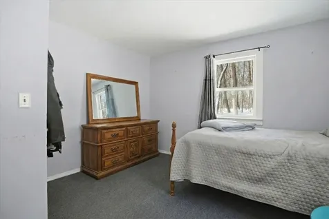 143 Walnut Avenue North Hampton NH 03862
