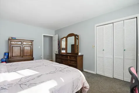 143 Walnut Avenue North Hampton NH 03862