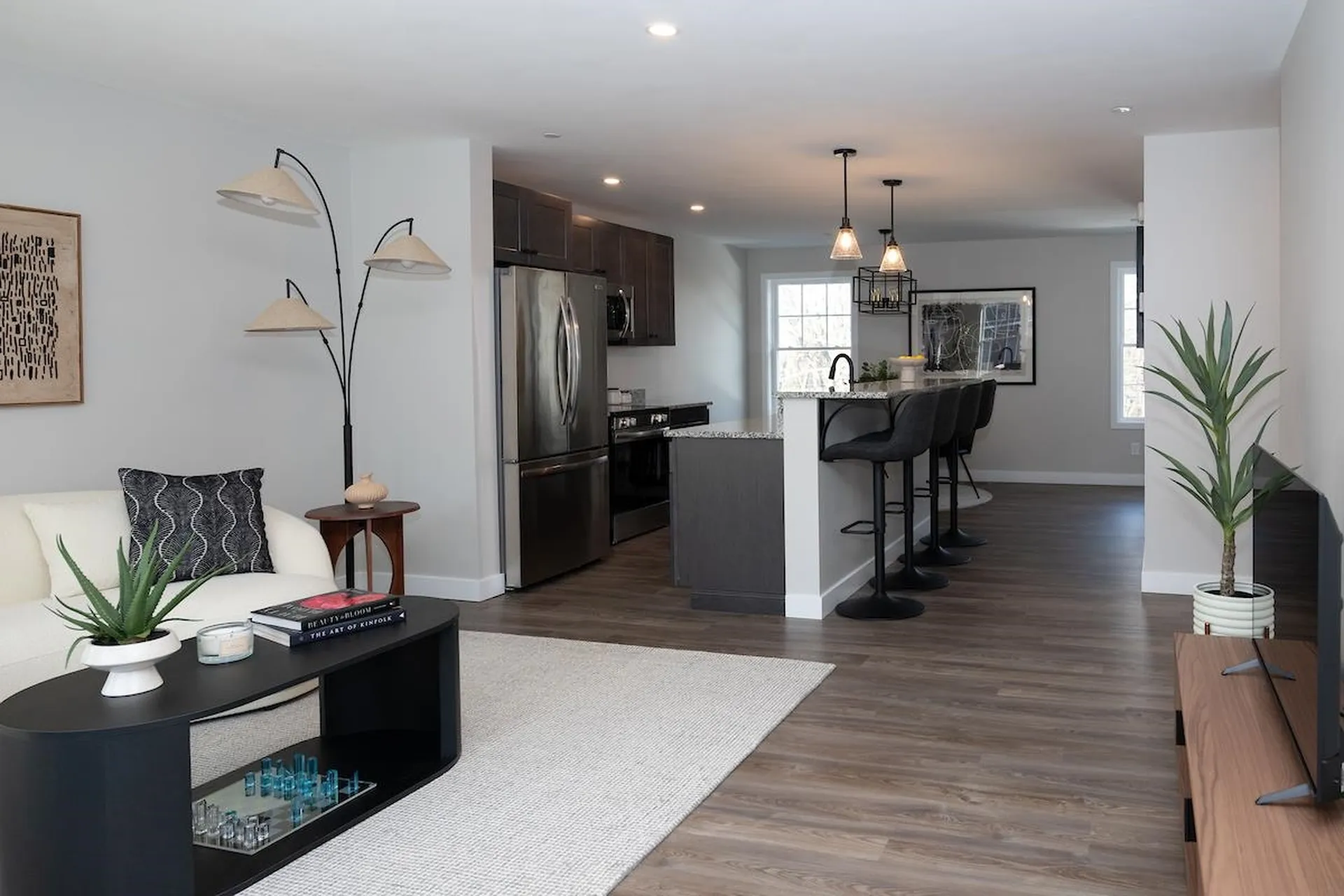 1 Saddle Rock Way Manchester NH 03102