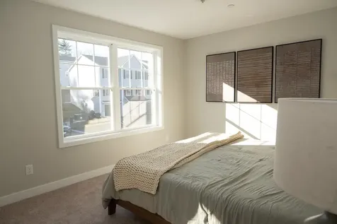 1 Saddle Rock Way Manchester NH 03102