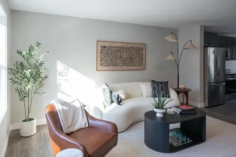 1 Saddle Rock Way Manchester NH 03102