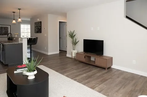 1 Saddle Rock Way Manchester NH 03102