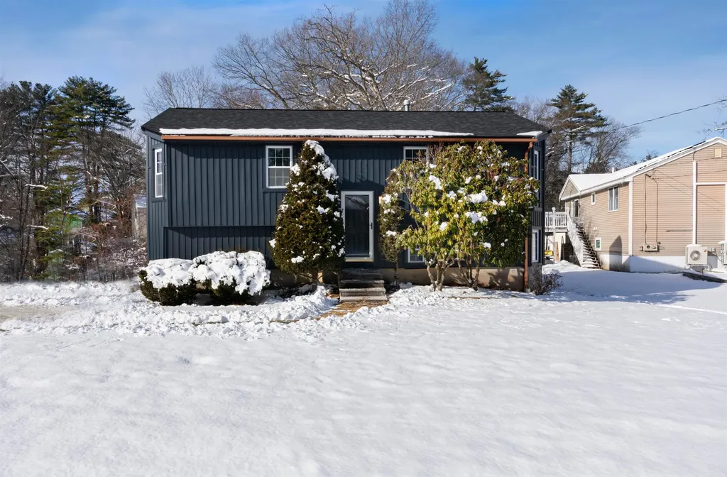 5 River Street Newmarket NH 03857