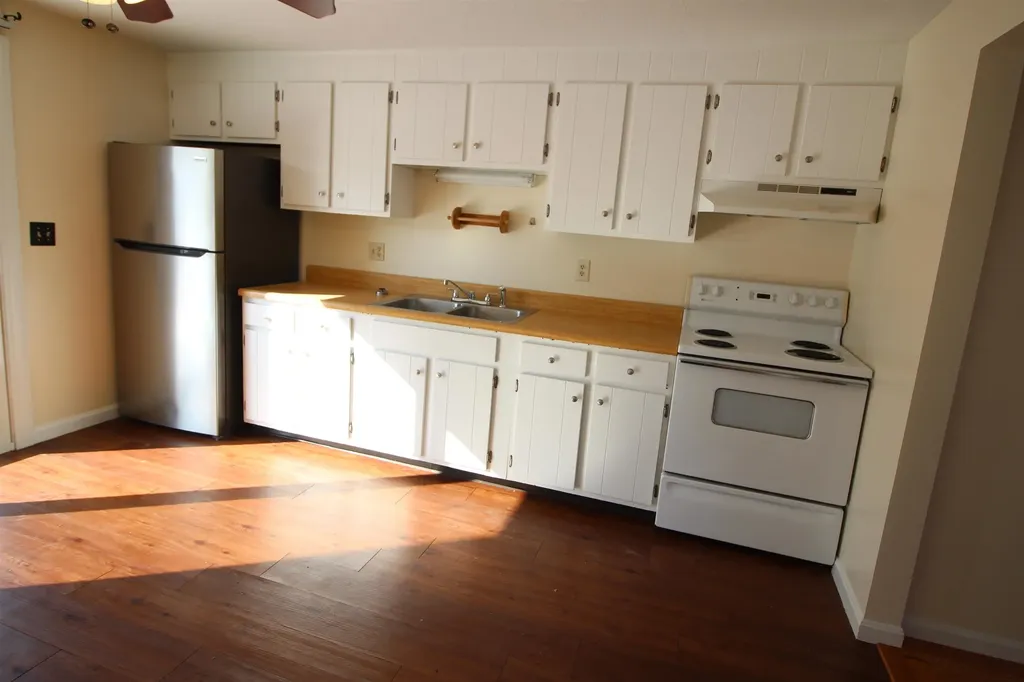 90 Franklin Street Derry NH 03038