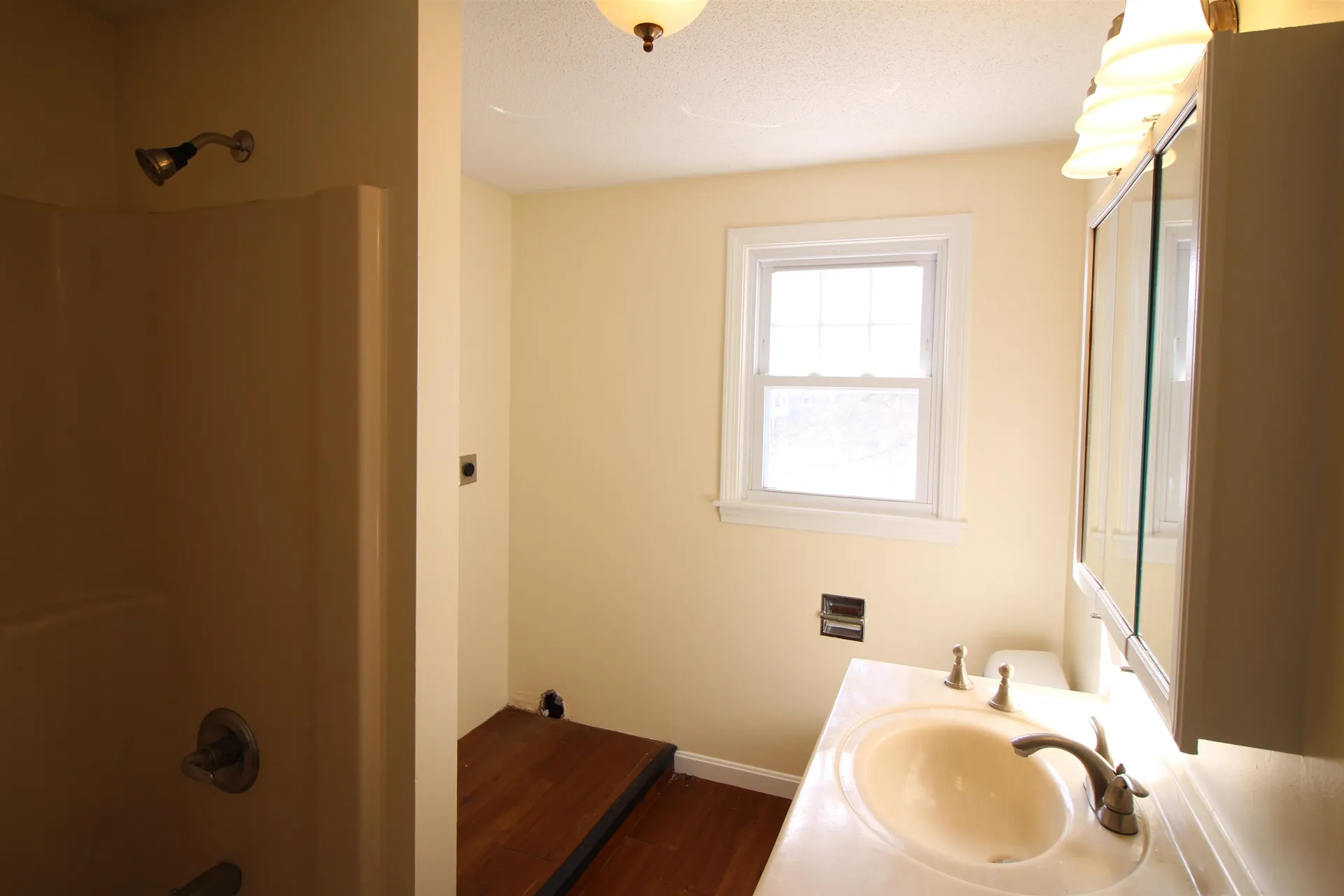 90 Franklin Street Derry NH 03038