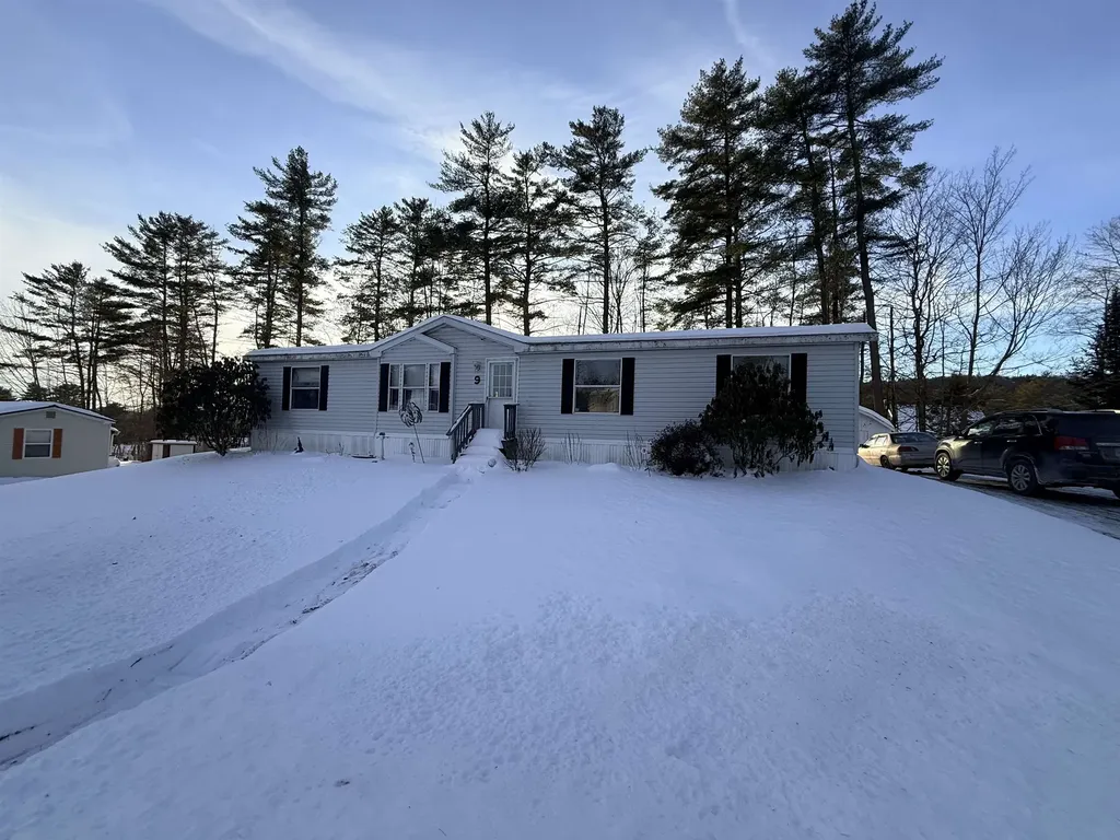 9 Mccusker Place Claremont NH 03743