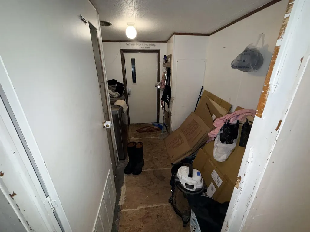 9 Mccusker Place Claremont NH 03743