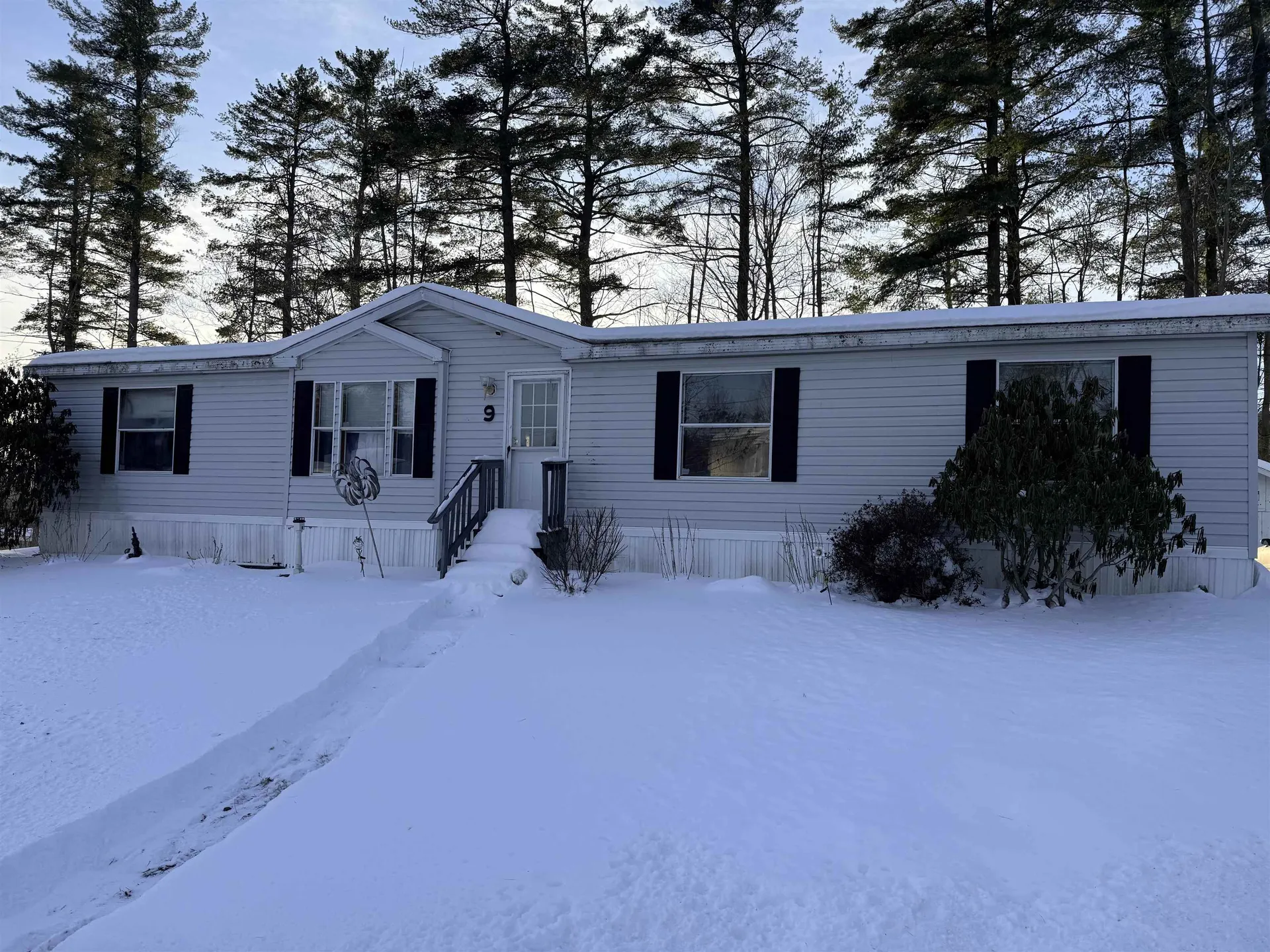 9 Mccusker Place Claremont NH 03743