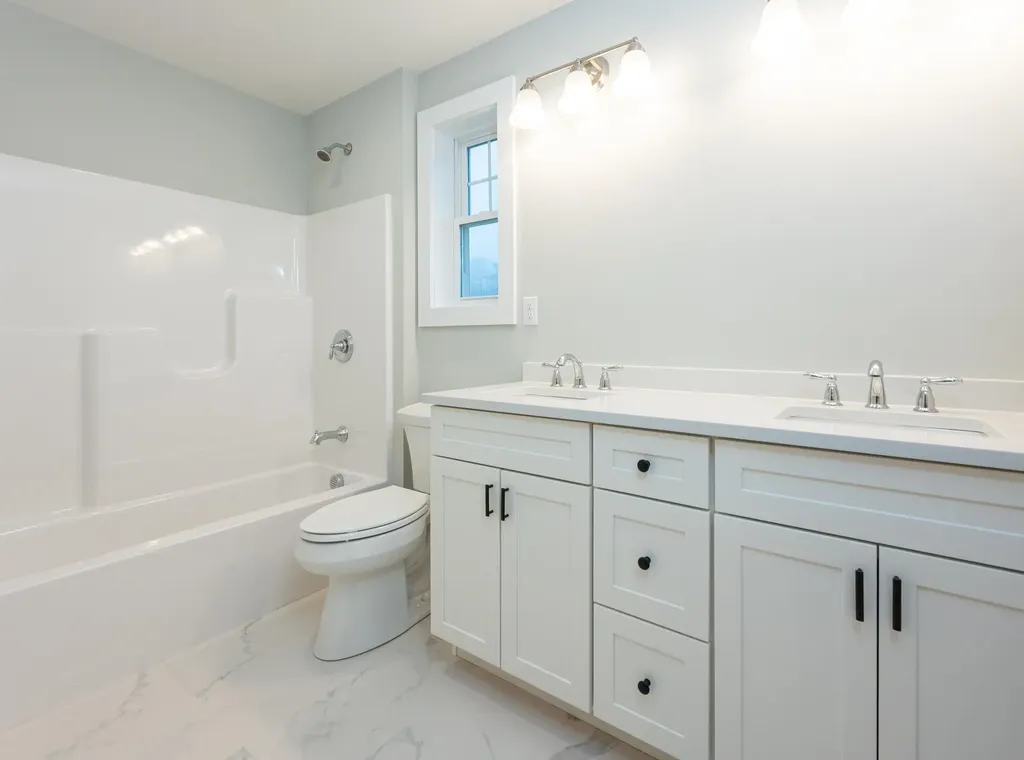 12 Robin Way Chester NH 03036