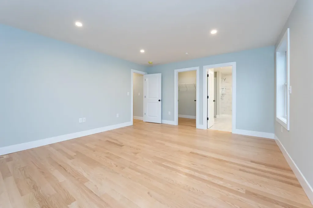 12 Robin Way Chester NH 03036